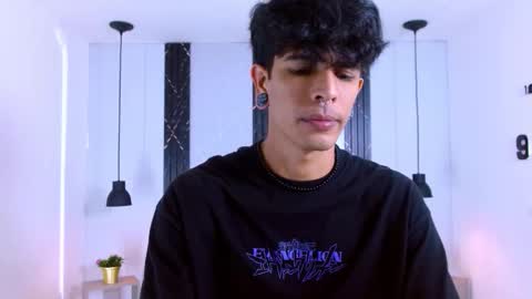 Snapshot of franvill_trato chatting on November 3, 7:37 pm Franvill trato online show from November 3, 7:37 pm