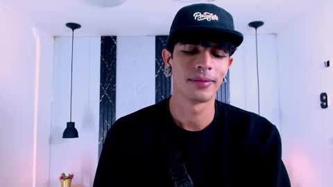 Snapshot of franvill_trato chatting on November 10, 7:13 pm Franvill trato online show from November 10, 7:13 pm