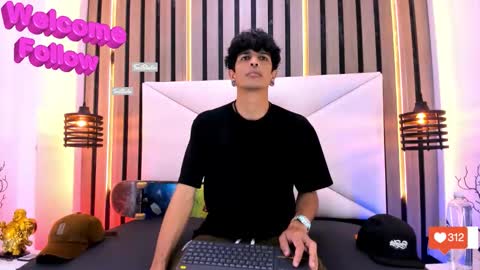 Snapshot of franvill_trato chatting on November 29, 7:17 pm Franvill trato online show from November 29, 7:17 pm