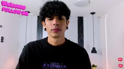 Snapshot of franvill_trato chatting on December 4, 7:22 pm Franvill trato online show from December 4, 7:22 pm