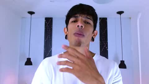 Snapshot of franvill_trato chatting on March 6, 7:21 pm Franvill trato online show from March 6, 7:21 pm
