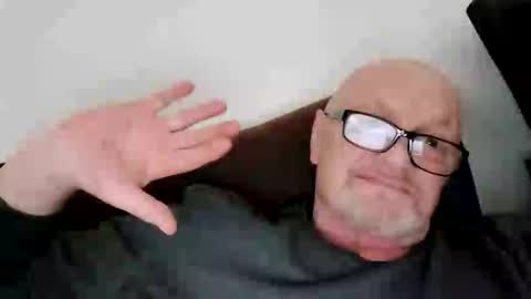 Snapshot of frauenfeind1 chatting on February 20, 9:43 am Wolfi online show from February 20, 9:43 am