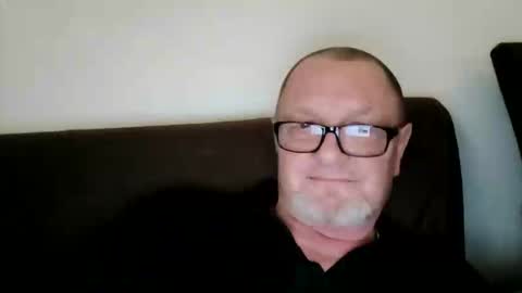 Snapshot of frauenfeind1 chatting on March 5, 9:27 am Wolfi online show from March 5, 9:27 am