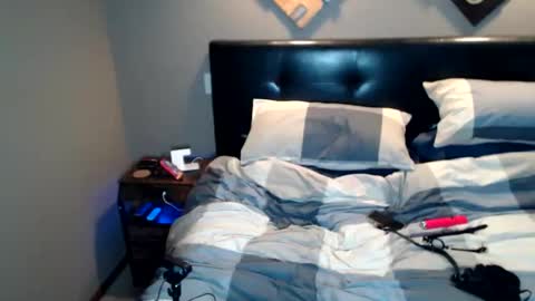 Snapshot of freak1047 chatting on January 15, 9:29 pm NextDoorNeighbor online show from January 15, 9:29 pm