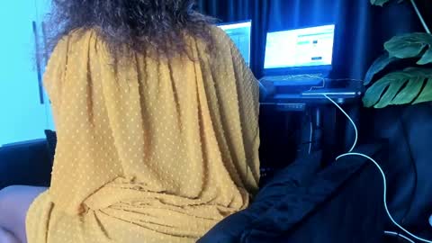 Sandra online show from April 9, 9:09 pm