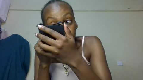 Snapshot of freaky_beauty chatting on July 4, 4:07 am freaky_beauty online show from July 4, 4:07 am