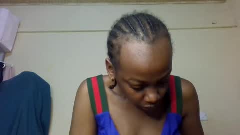 Snapshot of freaky_beauty chatting on July 5, 7:15 am freaky_beauty online show from July 5, 7:15 am