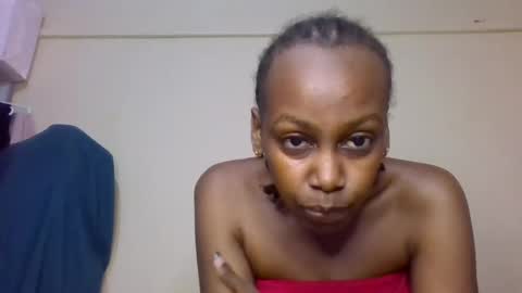 Snapshot of freaky_beauty chatting on July 6, 7:27 am freaky_beauty online show from July 6, 7:27 am