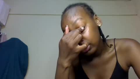 Snapshot of freaky_beauty chatting on July 7, 6:58 am freaky_beauty online show from July 7, 6:58 am