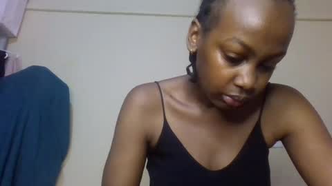 Snapshot of freaky_beauty chatting on July 14, 7:24 am freaky_beauty online show from July 14, 7:24 am
