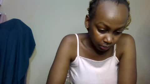 Snapshot of freaky_beauty chatting on July 31, 4:50 pm freaky_beauty online show from July 31, 4:50 pm