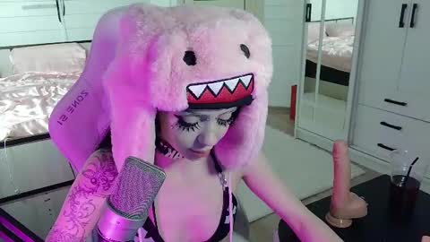 Freaky online show from July 29, 10:19 pm