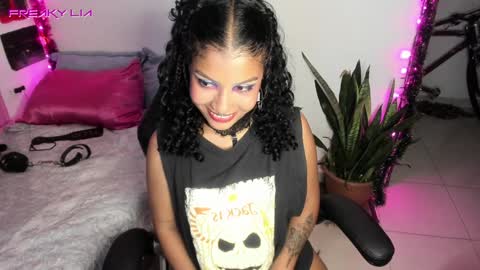 Lia Gomez online show from December 13, 1:37 am