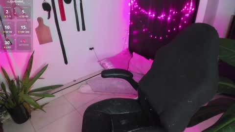 Lia Gomez online show from April 2, 12:30 am