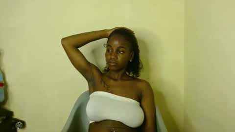 Snapshot of freaky_shamzzy chatting on January 11, 4:23 pm shamika online show from January 11, 4:23 pm