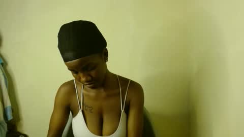 Snapshot of freaky_shamzzy chatting on January 13, 1:38 pm shamika online show from January 13, 1:38 pm