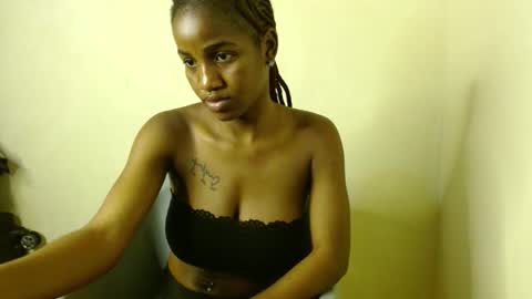 Snapshot of freaky_shamzzy chatting on February 18, 2:46 pm shamika online show from February 18, 2:46 pm