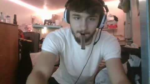 freakyboy2027 online show from August 5, 6:27 am