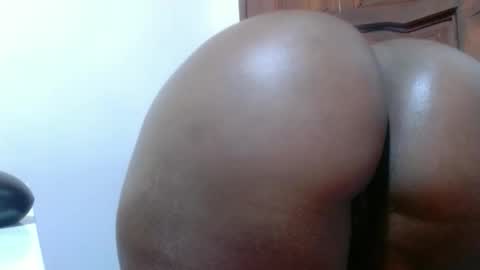 freakycoco1 online show from March 5, 8:54 am