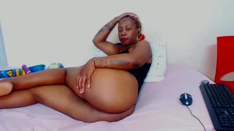 Snapshot of freakyscarlrt00 chatting on September 13, 8:30 pm FreakyScarlet00 online show from September 13, 8:30 pm