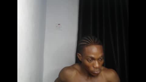 freakyslut30 online show from January 18, 11:33 pm