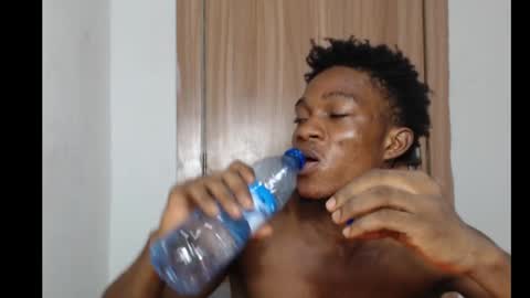 freakyslut30 online show from February 26, 7:27 pm