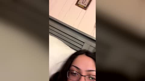 freakyylatinagoddess online show from January 17, 7:39 pm