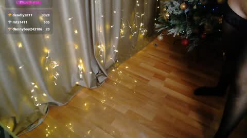 Snapshot of frechemolly chatting on December 24, 11:49 am Margo online show from December 24, 11:49 am