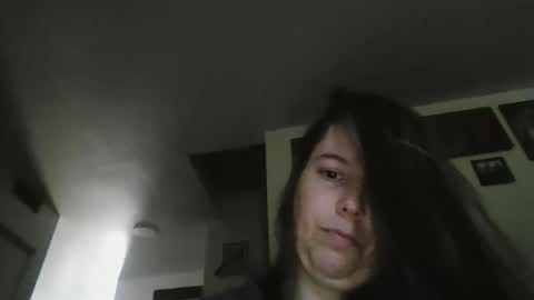 freckles232399 online show from April 6, 5:14 pm