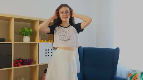 Hey im Olivia im glat to see you in mu room3 online show from March 14, 3:56 am