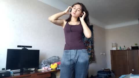 Mia online show from October 27, 8:29 am