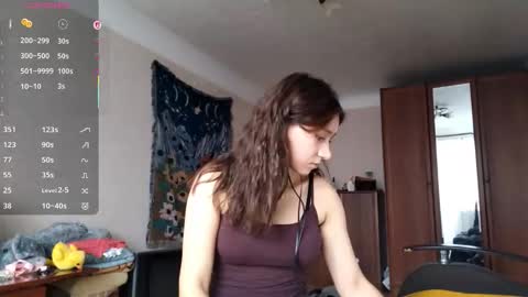 Mia online show from October 28, 9:35 am