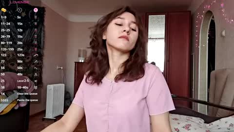 Mia online show from March 28, 8:14 am