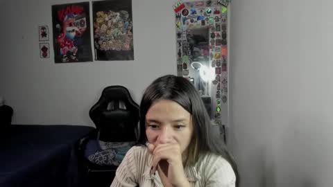 laura online show from November 3, 8:21 pm