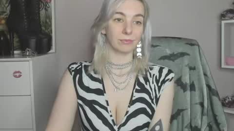 Anne online show from July 8, 9:03 am
