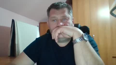 freeboy80180 online show from December 9, 6:46 pm