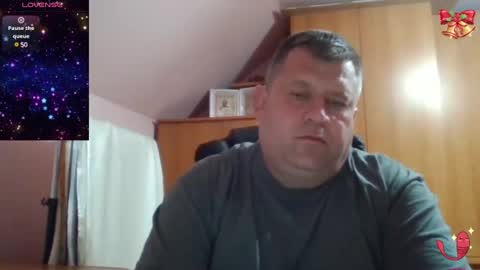 freeboy80180 online show from March 7, 6:43 pm