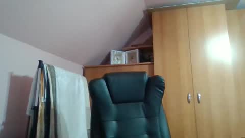 freeboy80180 online show from September 9, 5:18 am