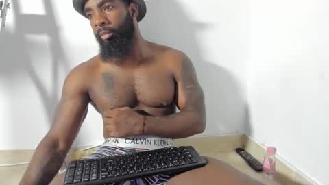 Snapshot of freedom_24 chatting on January 4, 12:48 am shakur online show from January 4, 12:48 am