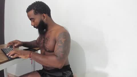 Snapshot of freedom_24 chatting on February 15, 1:42 am shakur online show from February 15, 1:42 am