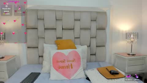 Snapshot of frehia_dimou chatting on October 7, 11:40 am Frehia online show from October 7, 11:40 am