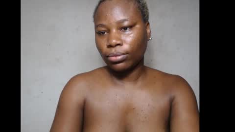 Snapshot of frekkymorelle chatting on October 23, 4:45 am frekkymorelle online show from October 23, 4:45 am