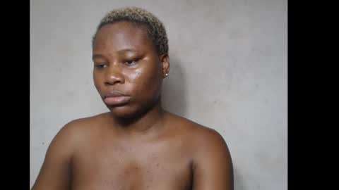 Snapshot of frekkymorelle chatting on October 24, 4:42 am frekkymorelle online show from October 24, 4:42 am