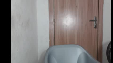 Snapshot of frekkymorelle chatting on November 9, 7:39 am frekkymorelle online show from November 9, 7:39 am