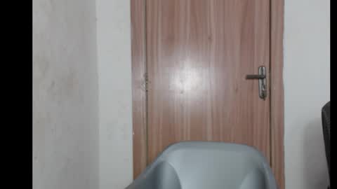 Snapshot of frekkymorelle chatting on November 15, 7:05 am frekkymorelle online show from November 15, 7:05 am