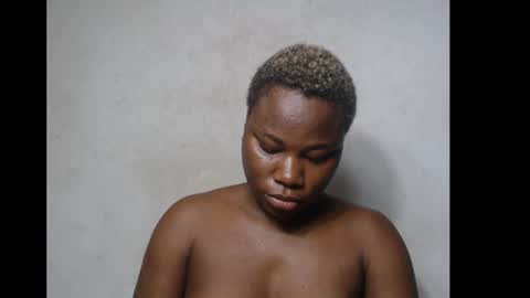 Snapshot of frekkymorelle chatting on November 16, 4:29 am frekkymorelle online show from November 16, 4:29 am