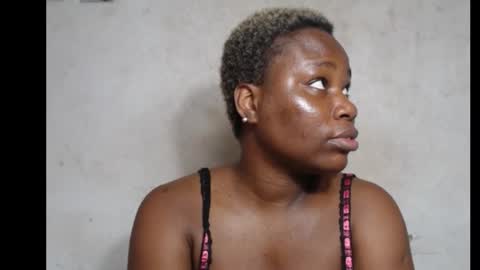 Snapshot of frekkymorelle chatting on November 18, 7:57 am frekkymorelle online show from November 18, 7:57 am