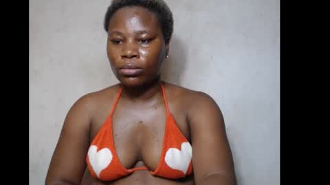 Snapshot of frekkymorelle chatting on December 15, 5:44 am frekkymorelle online show from December 15, 5:44 am