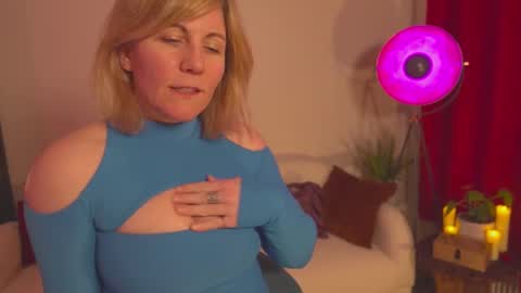 Louise or Lou 3 online show from March 5, 7:17 pm