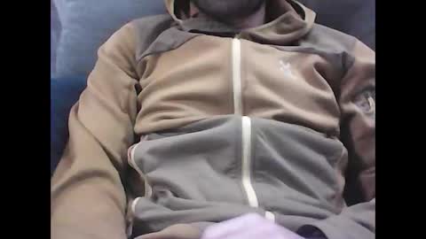 Snapshot of frencheeboy chatting on November 28, 5:37 pm frencheeboy online show from November 28, 5:37 pm